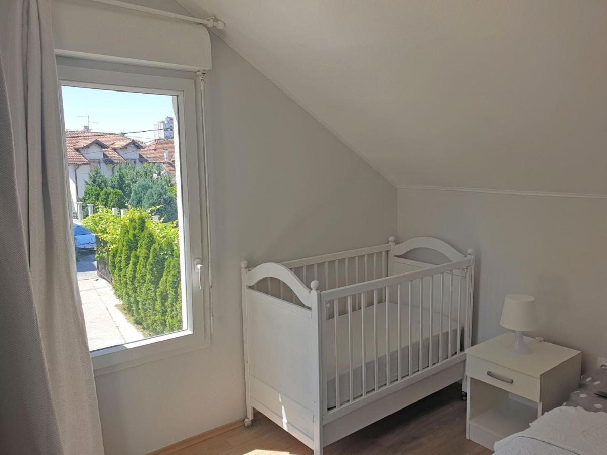 Villa Kuca Ema à Belgrade Extérieur photo